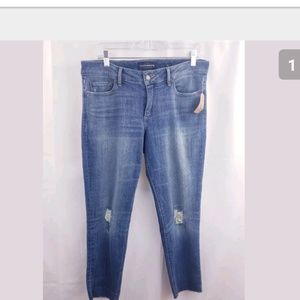 Lucky brand lolita crop distressed size 29